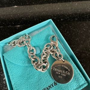 Tiffany Round Return to Tiffany Bracelet